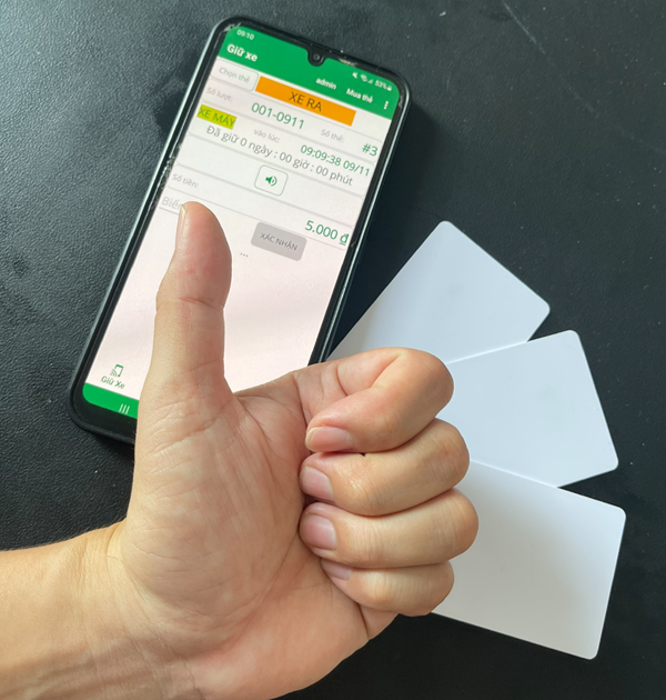 Giữ xe với ứng dụng quản lý bãi xe IO
